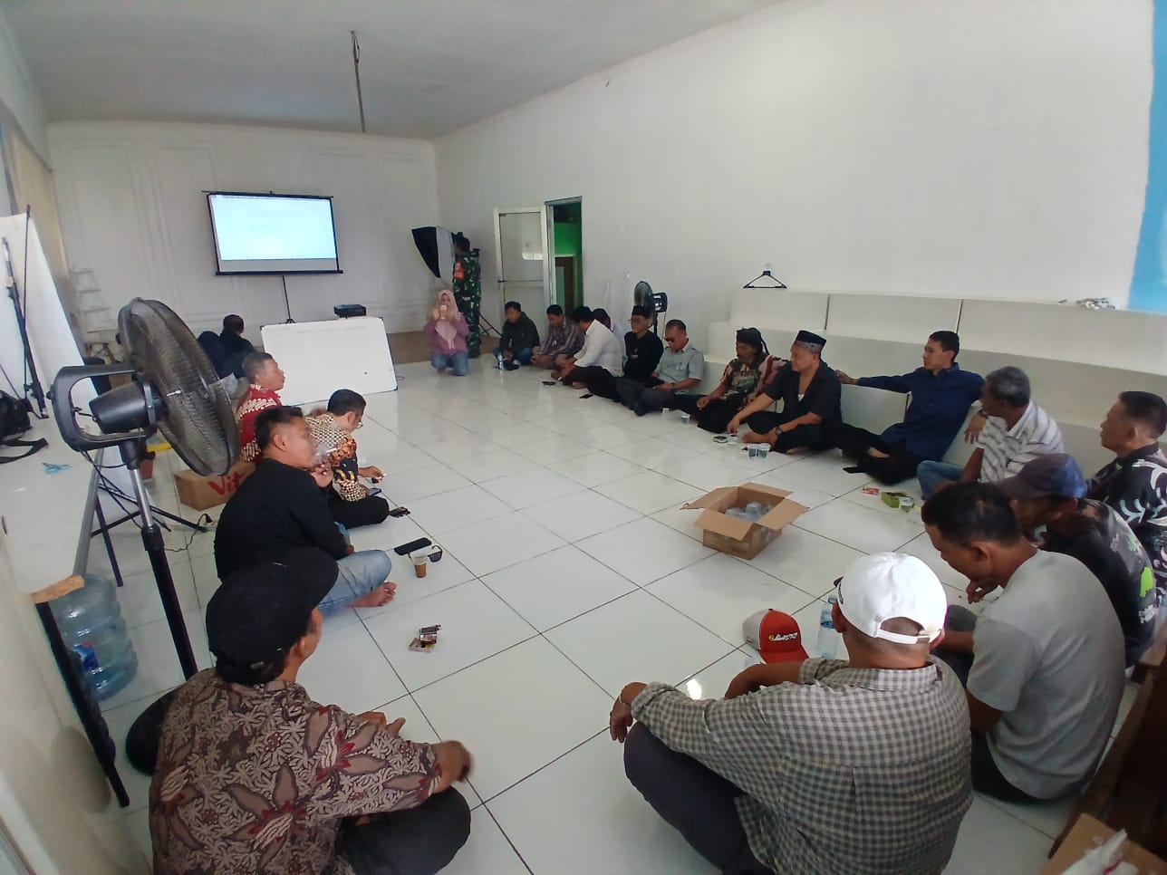 Lima Bakal Calon Kepala Desa Cikampek Selatan Lolos Ujian Tertulis Pilkades 2025